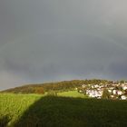 Unter einem Regenbogen