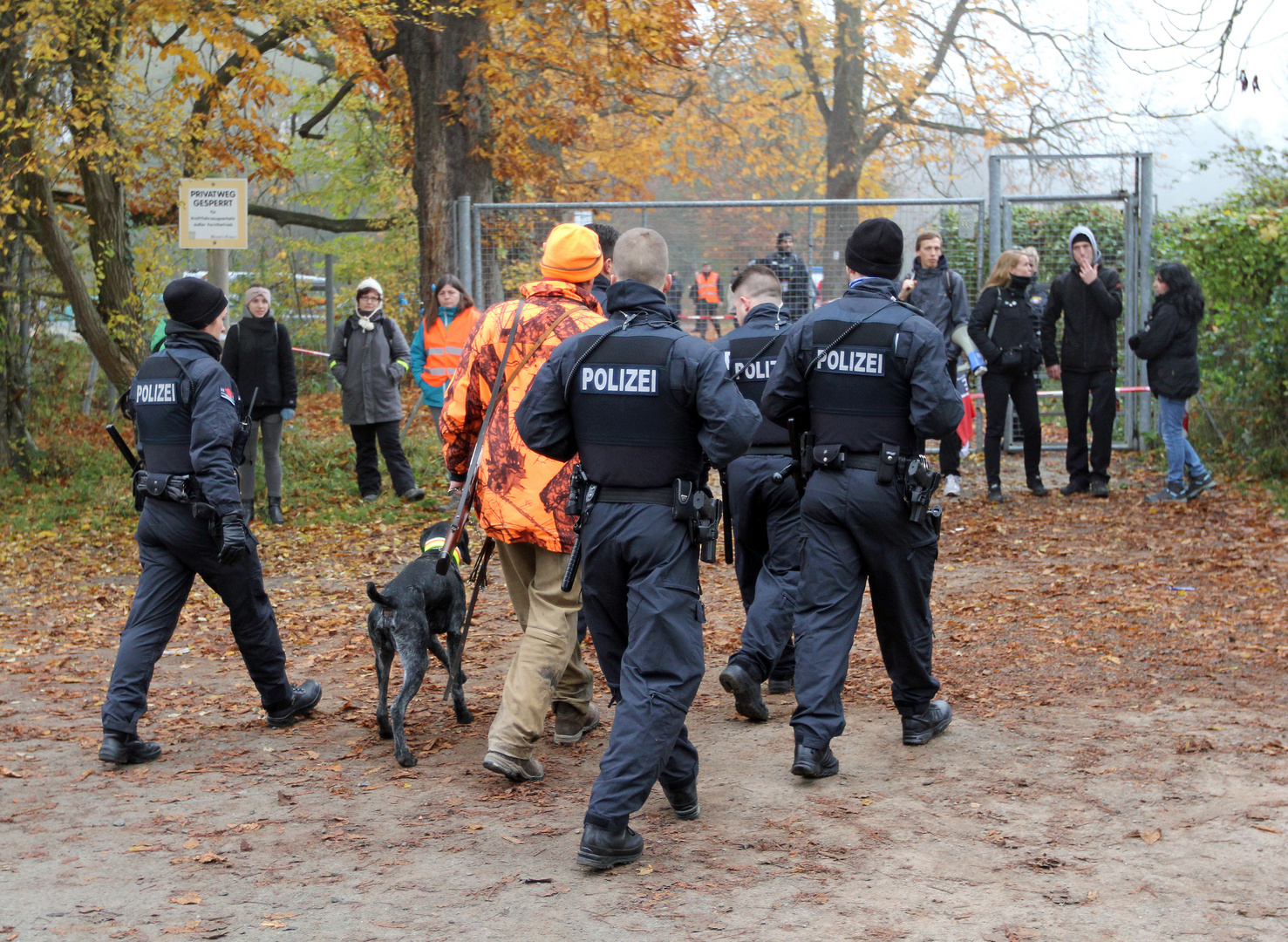 Unter Polizeischutz zur Jagd