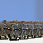 Unter Waffen: Tin Soldiers 05