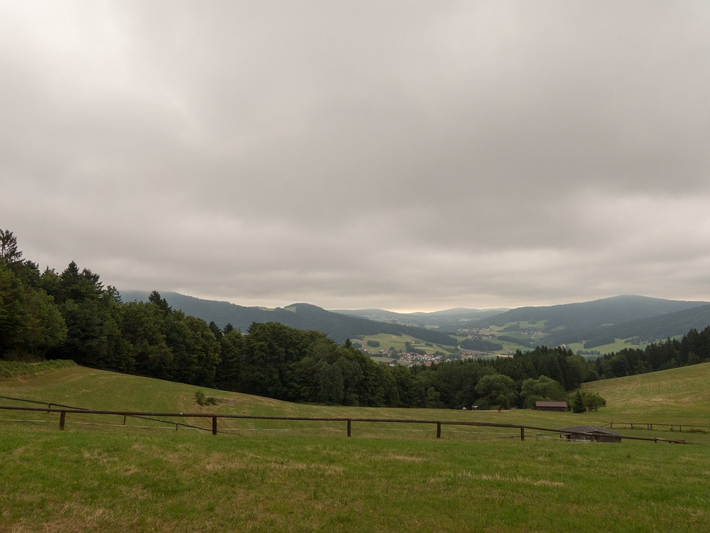 Unter Wolken unterwegs im Bayerischen Wald