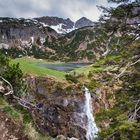 Unterer Gaisalpsee mit Wasserfall