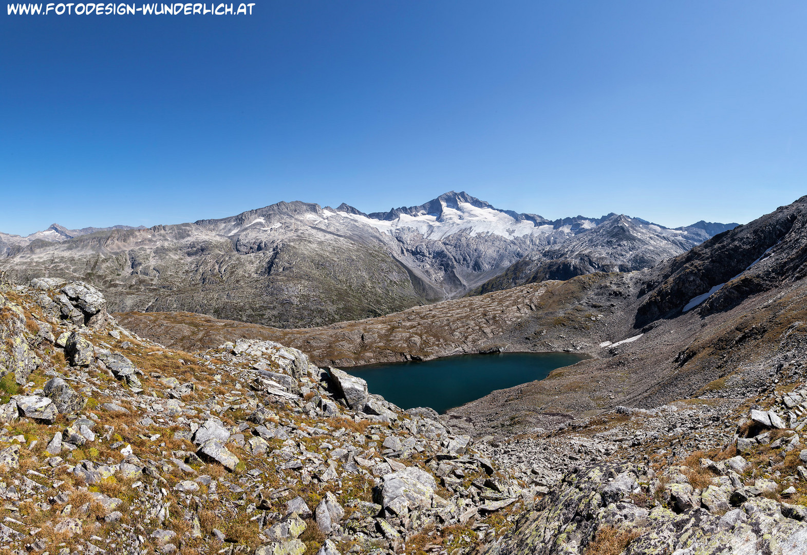 Unterer Schwarzhornsee mit Hochalmspitze