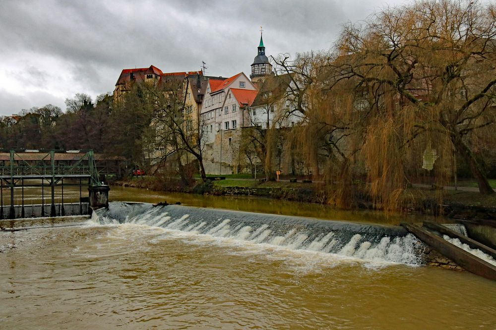 Unterhalb der historischen Stadtmauer