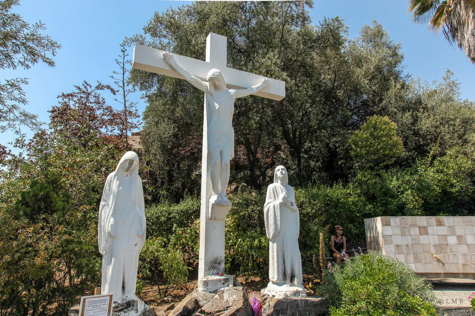 Unterhalb der steinernen Maria