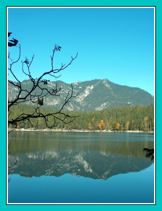 Unterhalb von der Zugspitze liegt der Eibsee 4