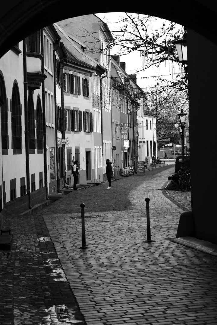 "Unterhaltung auf der Straße"