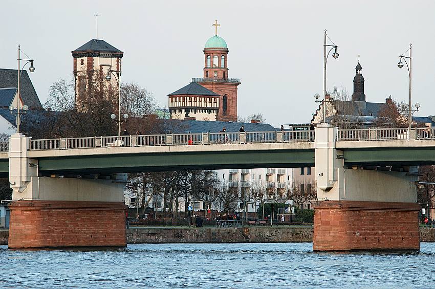 Untermainbrücke