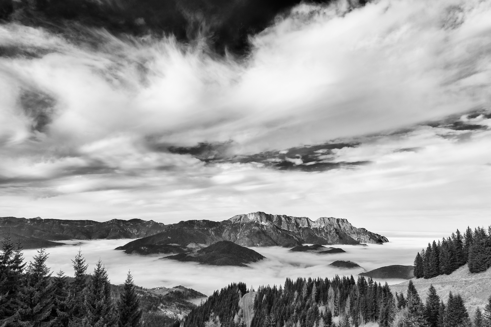 Untersberg im Nebelmeer