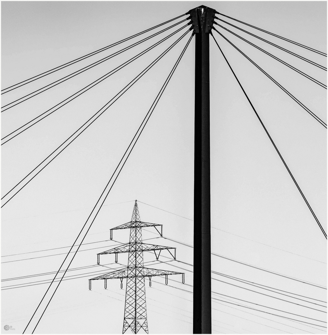 unterschiedliche Masten Foto & Bild monochrome, fine art, brücke