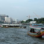 Unterwegs auf dem Chao Phraya River in Bangkok