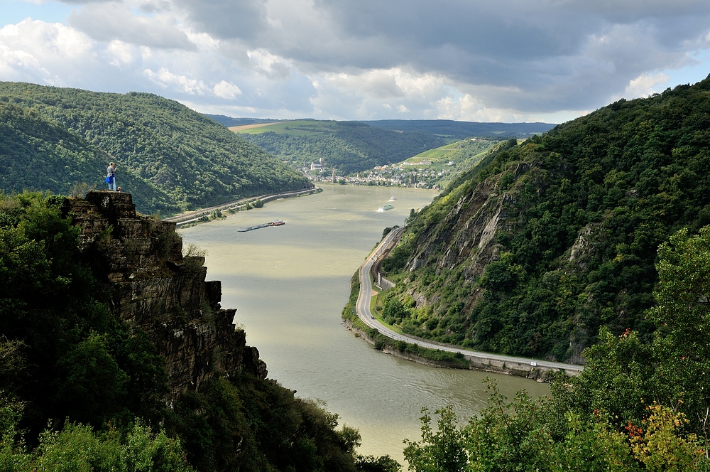 Unterwegs auf dem Rheinsteig, großartig ist der Tiefblick von den Spitznackfelsen...