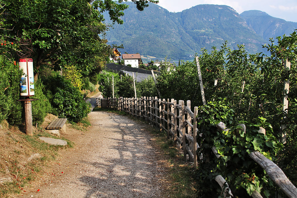 unterwegs im Dorf Tirol