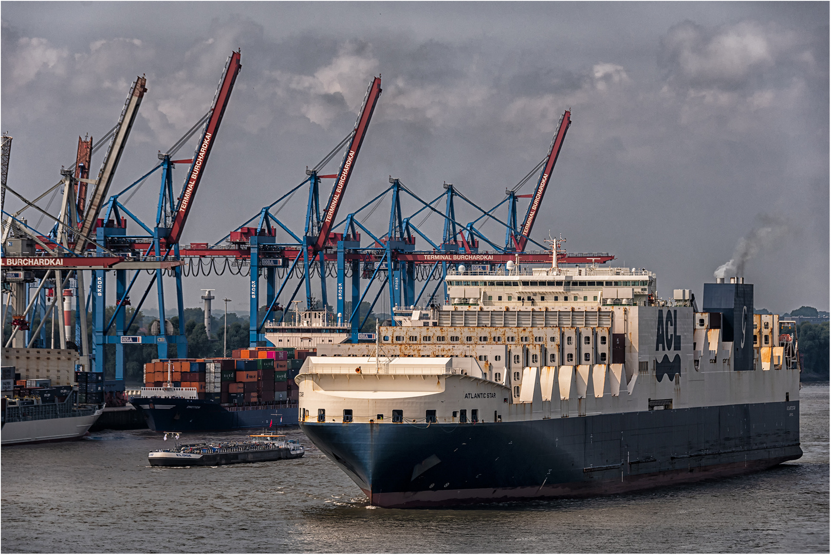 Unterwegs im Hamburger Hafen