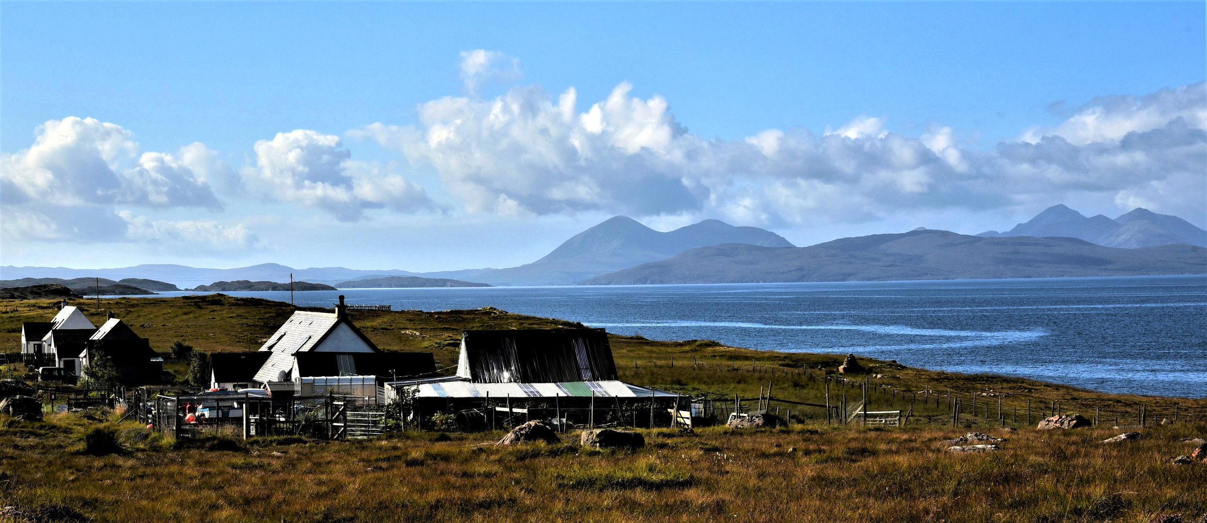 Unterwegs im Westen Schottlands - Blick über den Inner Sound auf die Isle of Skye