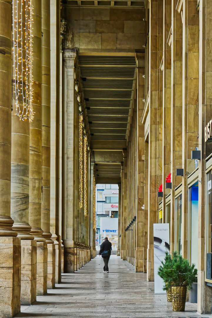 Unterwegs in den Arkaden am Stuttgarter Schloßplatz