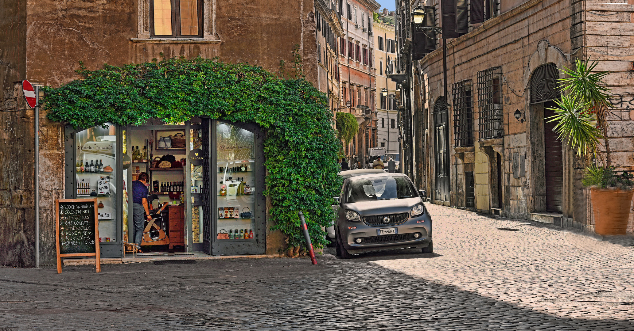 Unterwegs in den Gassen von Rom Foto & Bild city, italy, street