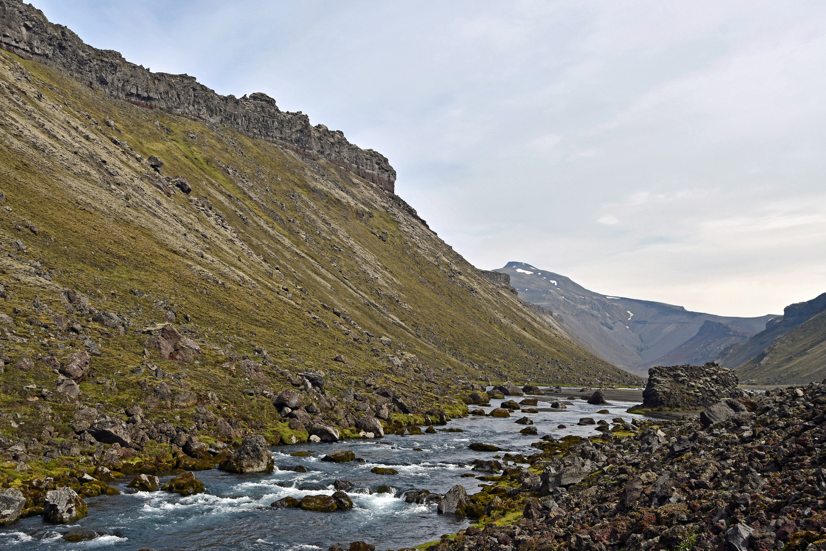 Unterwegs in der Eldgja Schlucht in Südisland