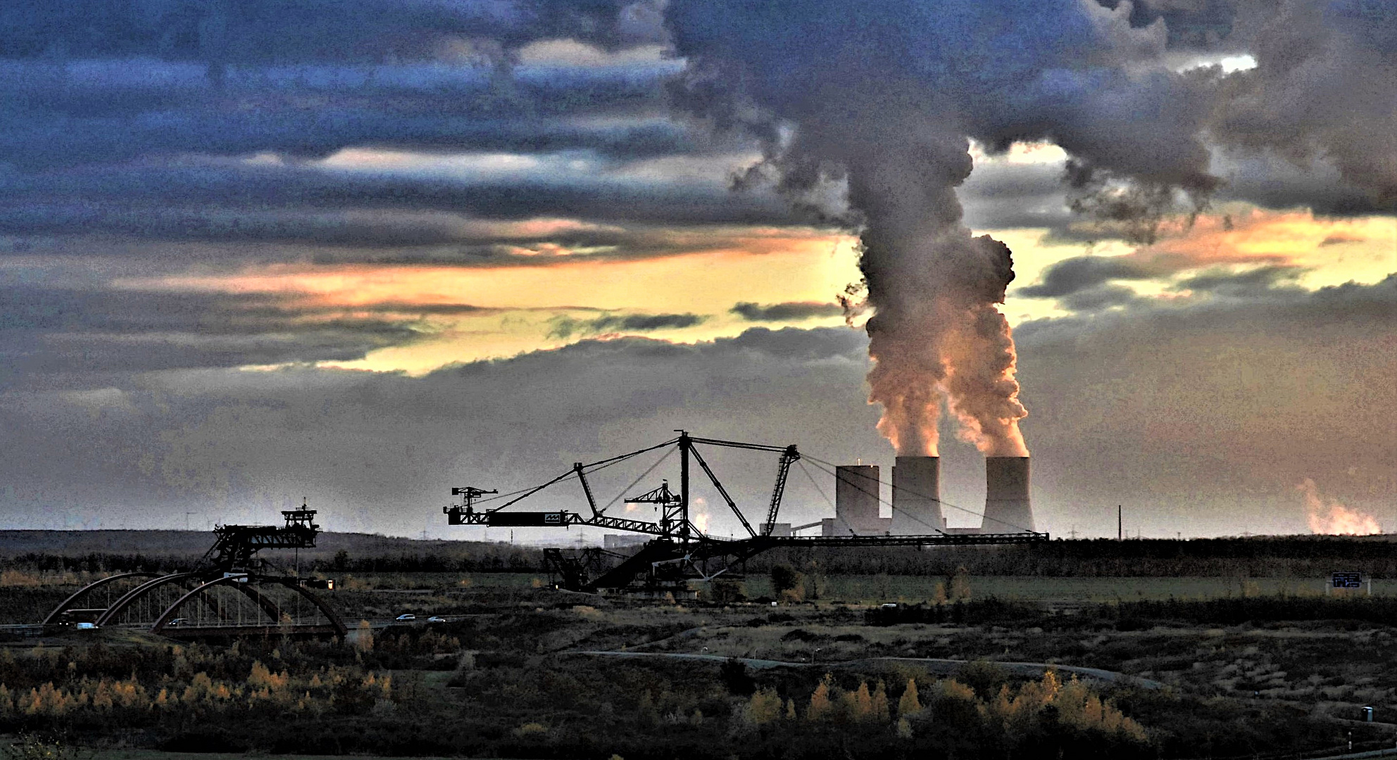 Unterwegs in Deutschland - Braunkohlekraftwerk bei Leipzig