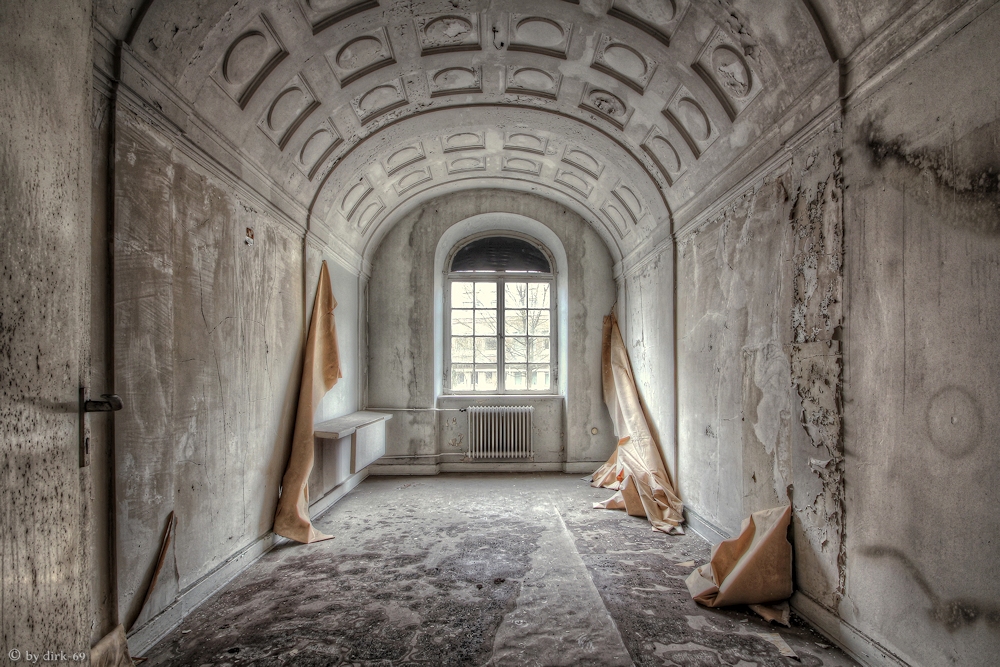 Unterwegs in einem alten Sanatorium