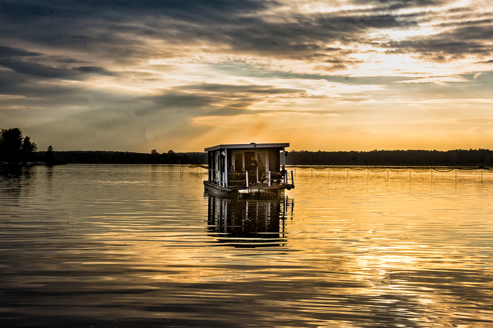 Unterwegs mit dem Bungalowboot