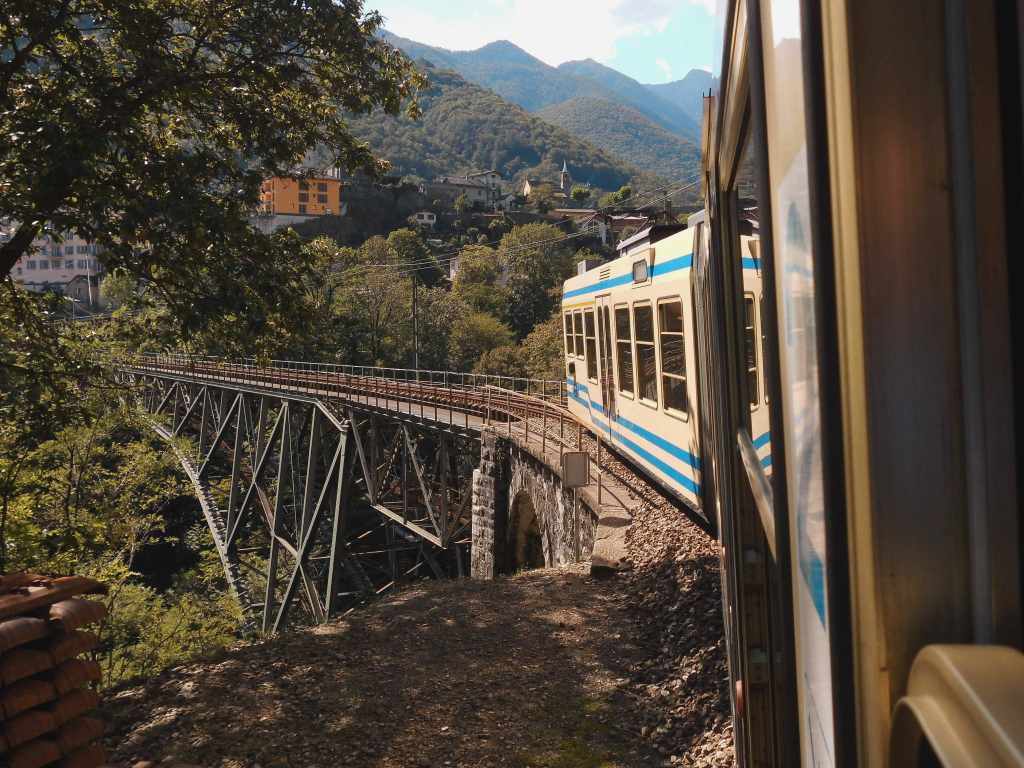 Unterwegs mit der Centovallibahn nach Intragna 2.