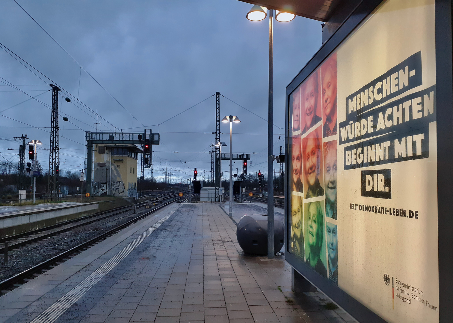 Unterwegs mit einem farbenfrohem Lächeln 