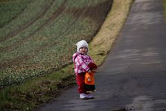 unterwegs mit meiner 1 1/2 Jährigen Tochter