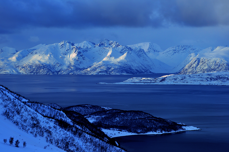 Unterwegs zum Nordkapp im Winter – Fjord Landschaften