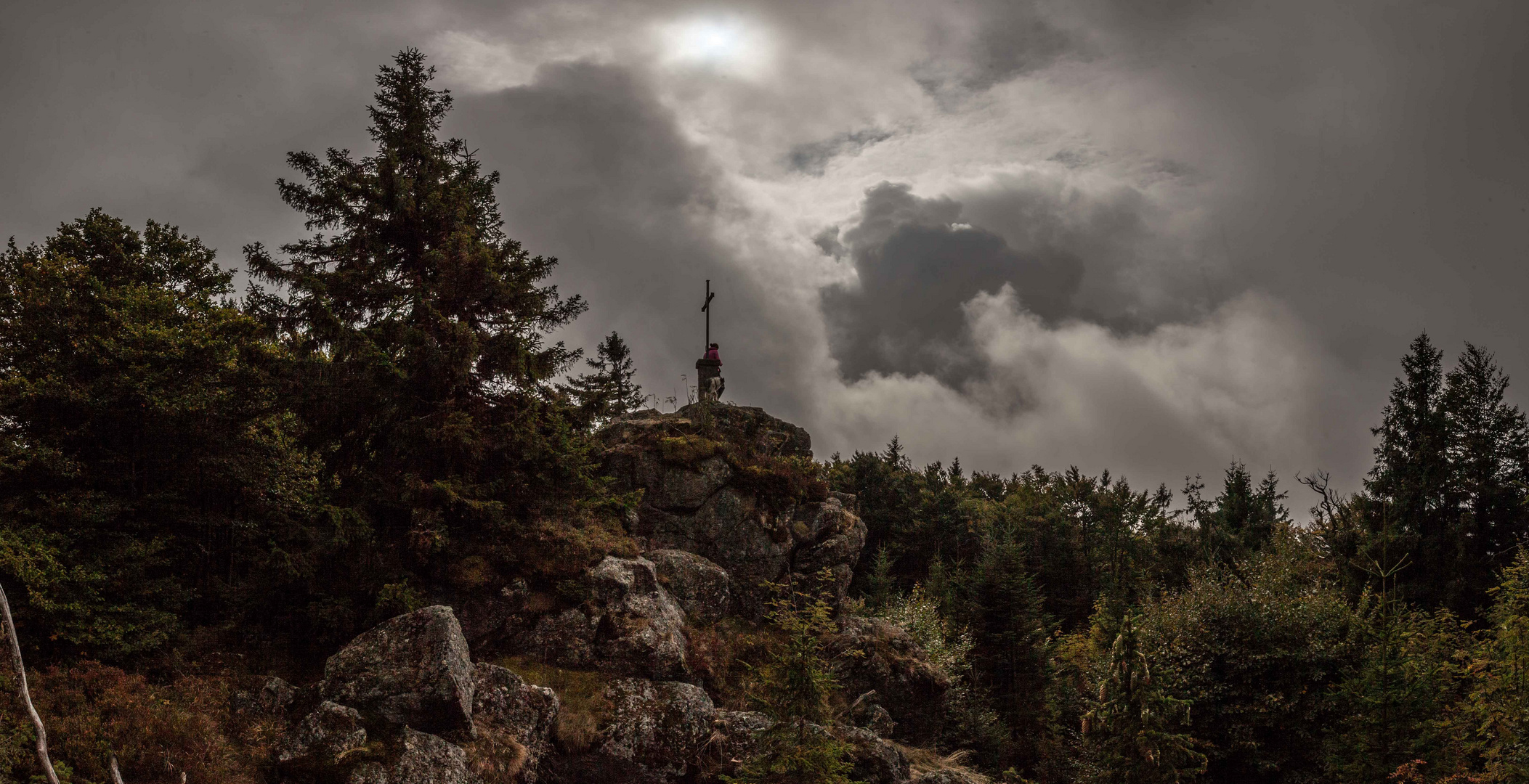 Unverhofft Sonne über dem Nebelmeer