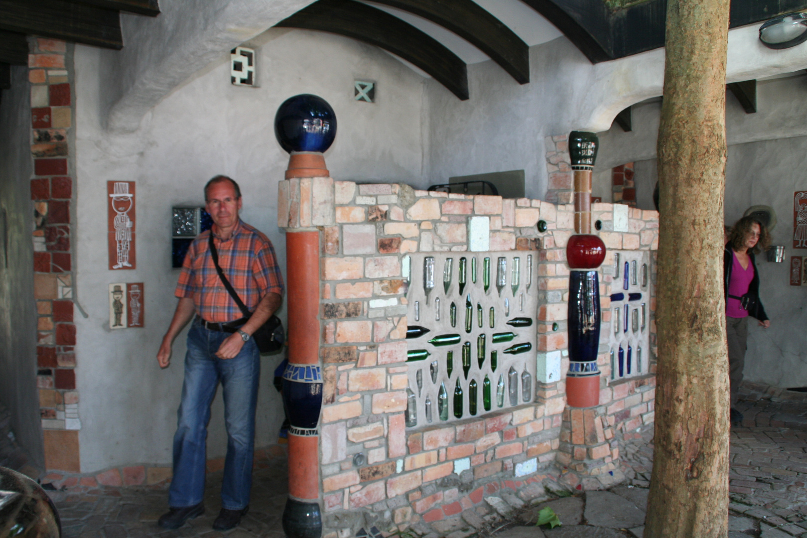 Unverkennbar: Hundertwassers Pinkelbude