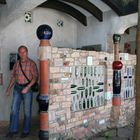 Unverkennbar: Hundertwassers Pinkelbude