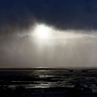 Unwetter über dem Nordseewatt, die Sonne kommt kurz durch (Version 1)