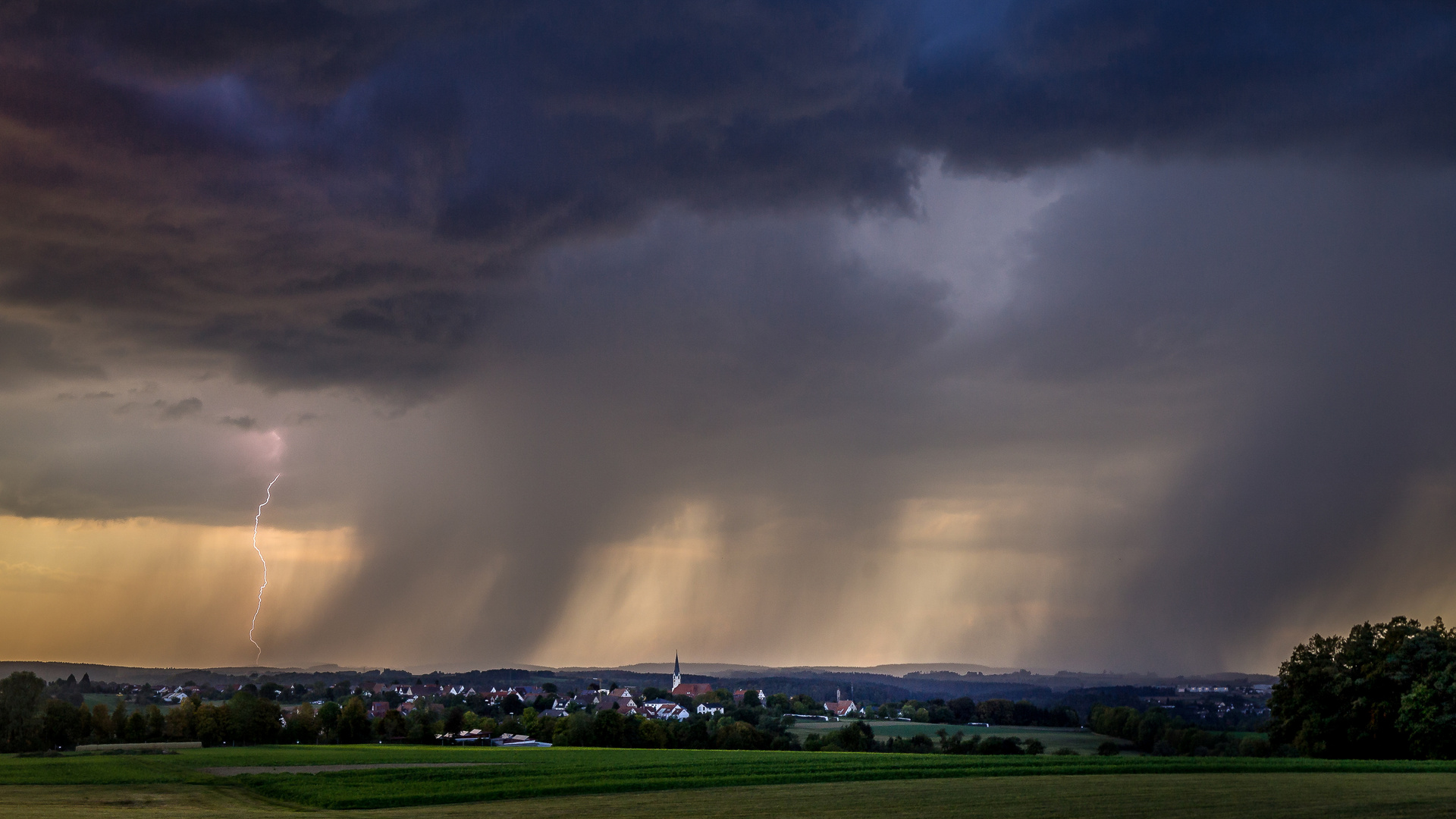 Unwetter über dem Schwarzwald....