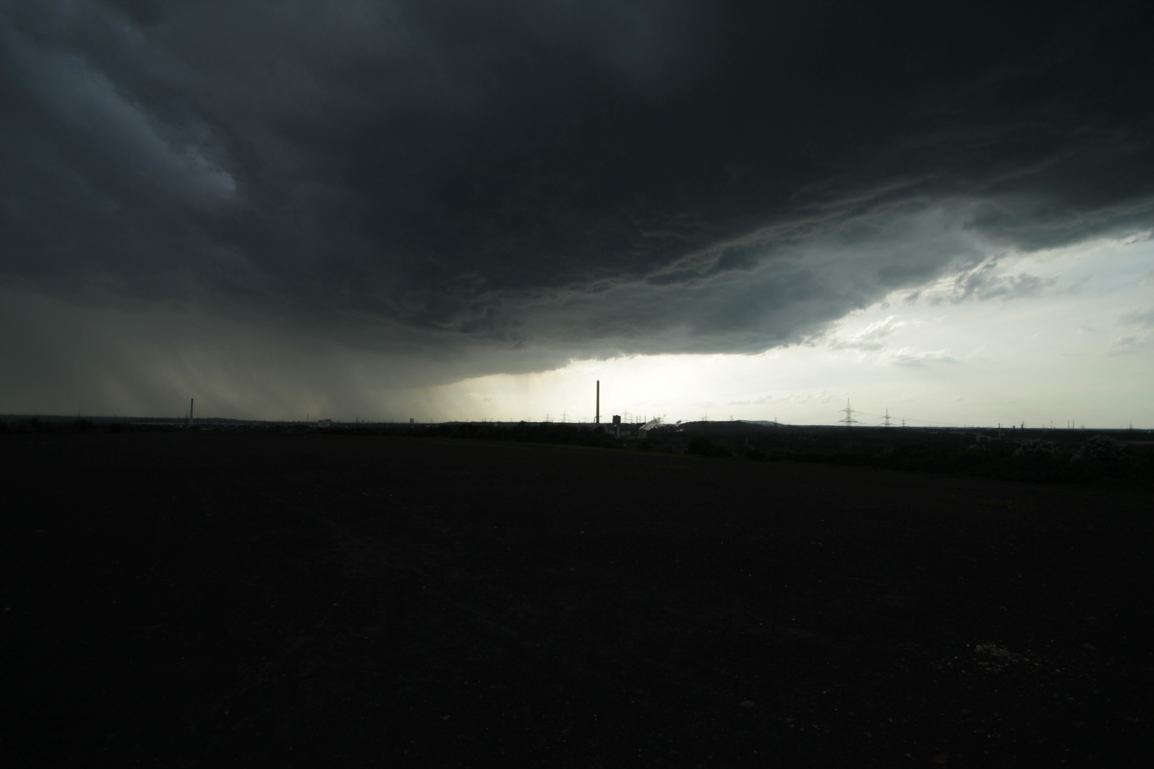 "Unwetter" über dem westlichen Ruhrgebiet