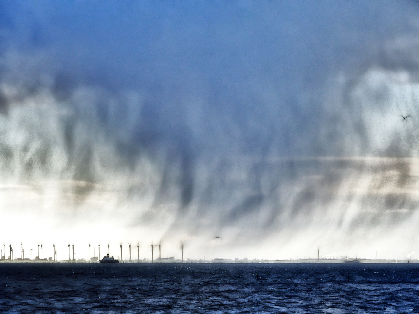 ... unwetter über der elbe       