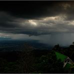 Unwetter über Doi Suthep