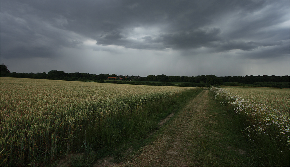 Unwetter über Schloss Westerwinkel