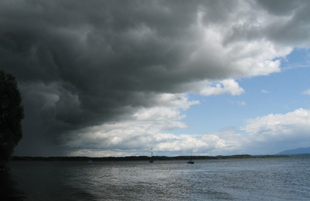 Unwetter zieht auf am Chiemsee