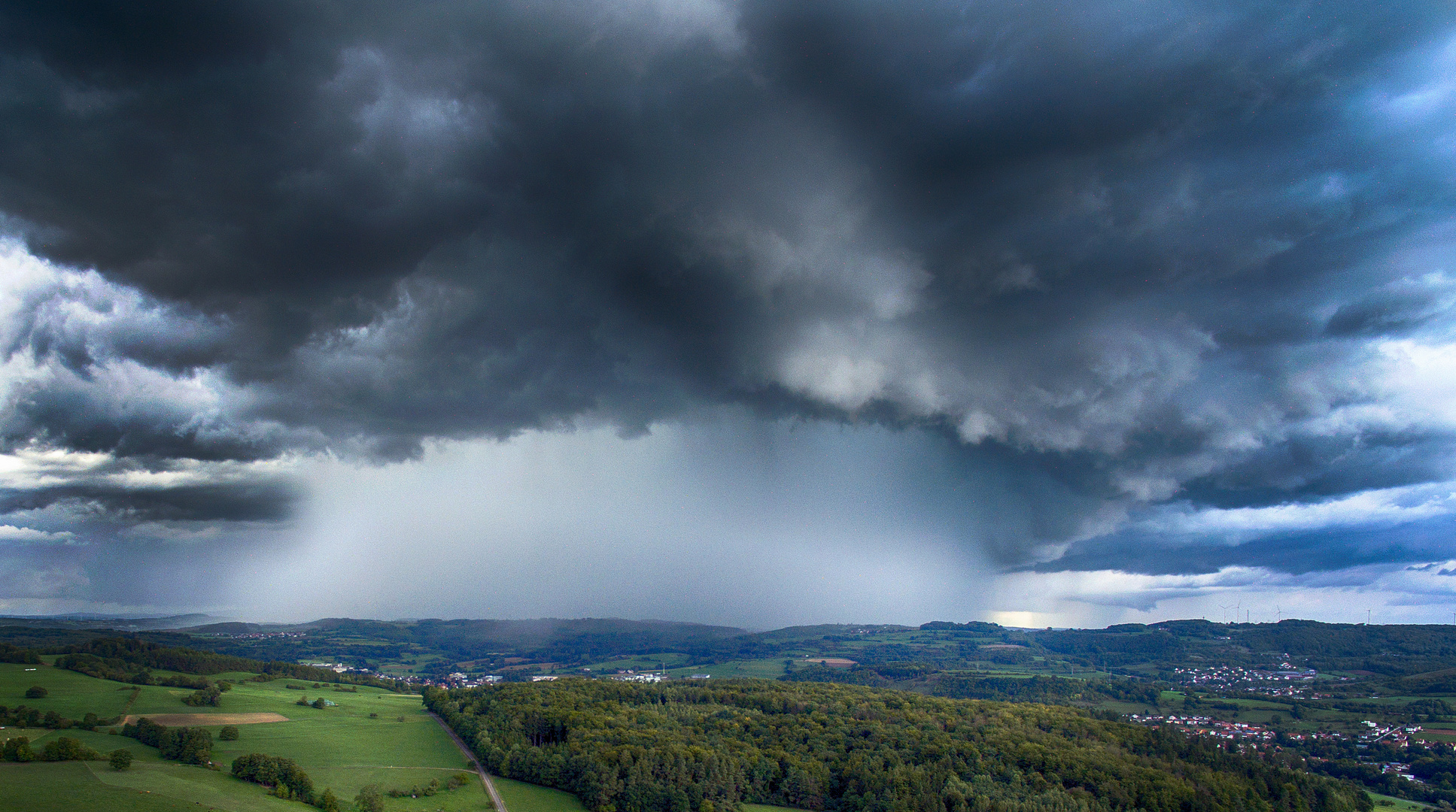 Unwetter-zieht-auf