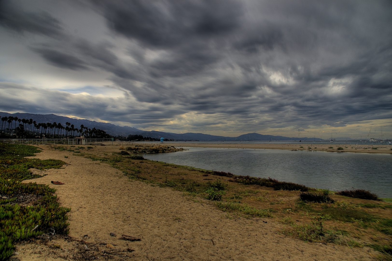 Unwetter zieht auf in Santa Barbara