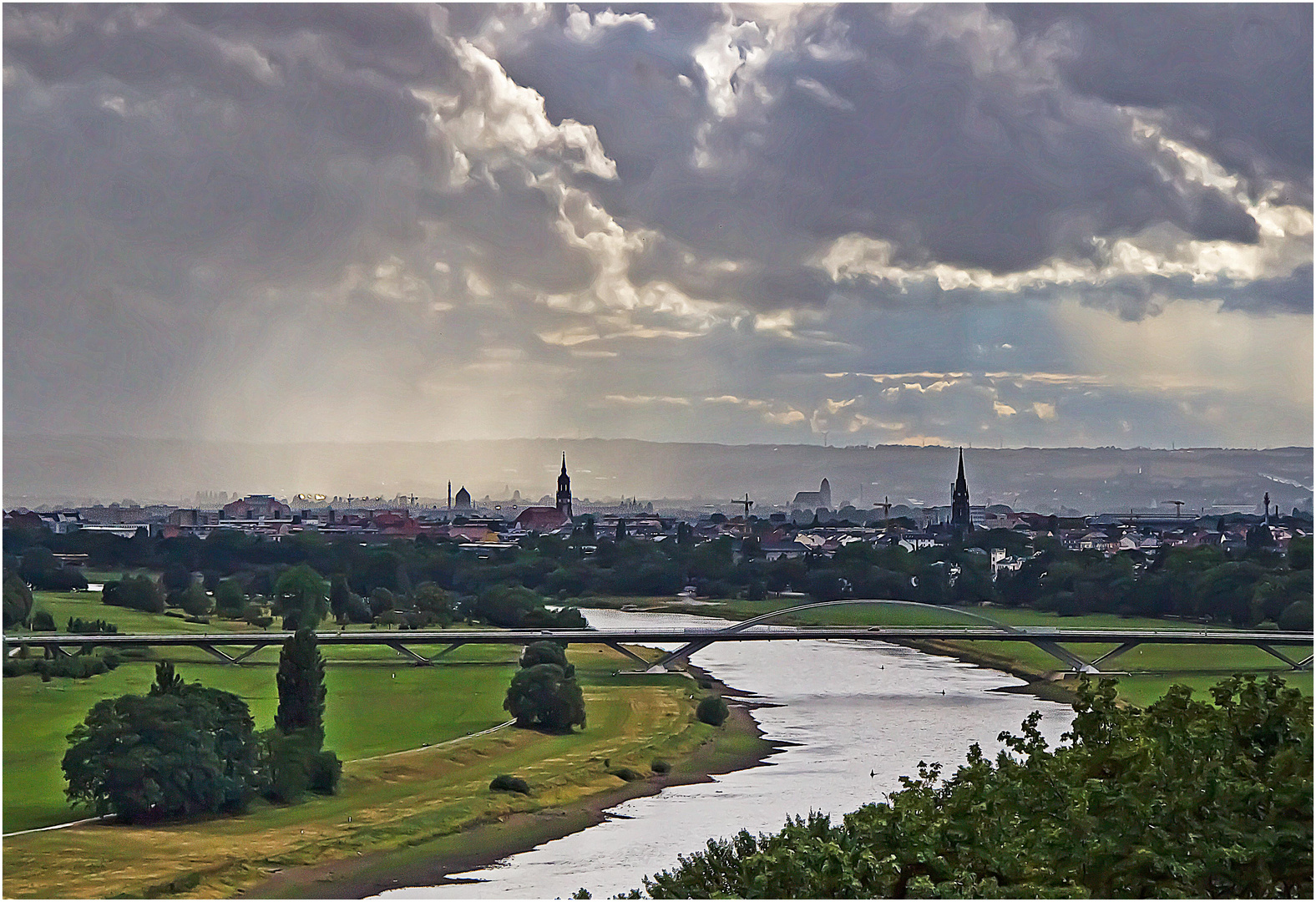 Unwetterstimmung über Dresden