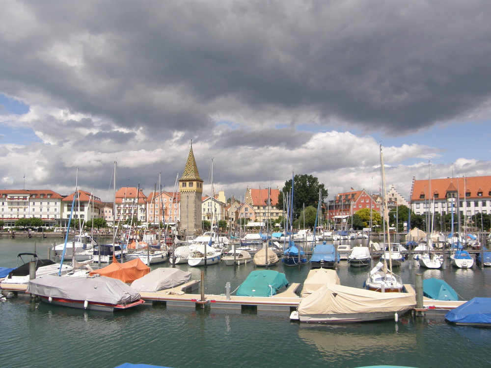 Unwettervorbote am Bodensee in Lindau