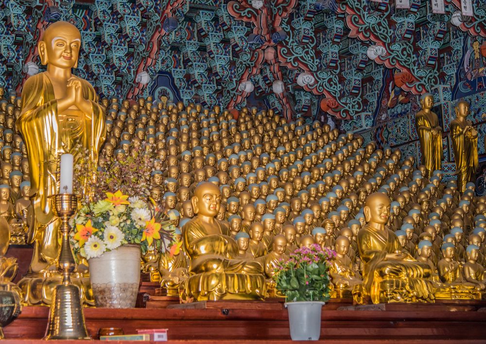 Unzählige Buddhas im Songgwangsa Tempel