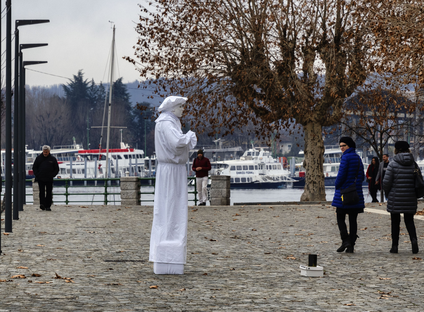 Uomo in bianco