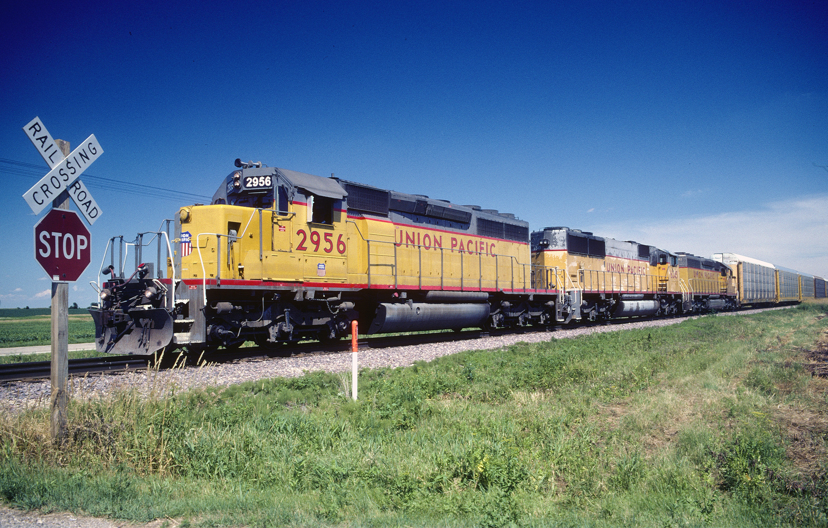 UP #2956 EMD SD40-2 (ex C&NW), Clinton, Illiones