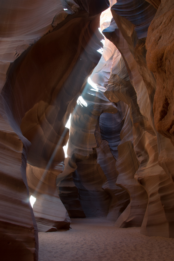 UPPER ANTELOPE CANYON