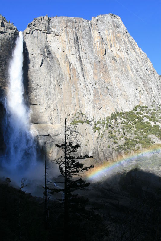 Upper Yosemite Fall mit Regenbogen verziert