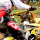 ...upps, da war der andere Moto Cross Fahrer schneller