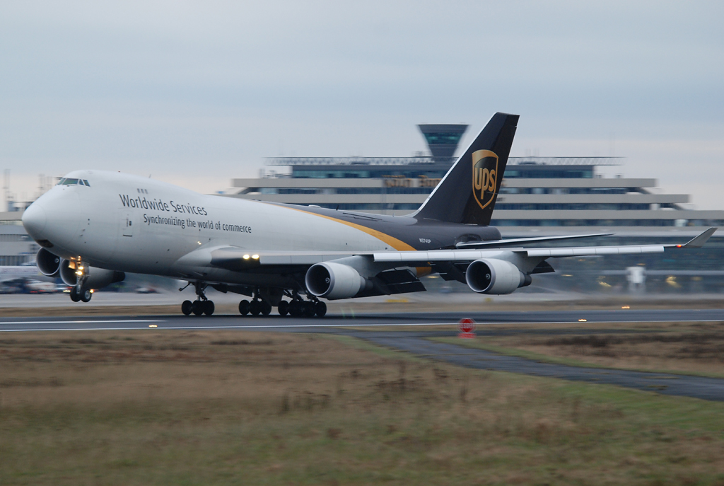 UPS B744F