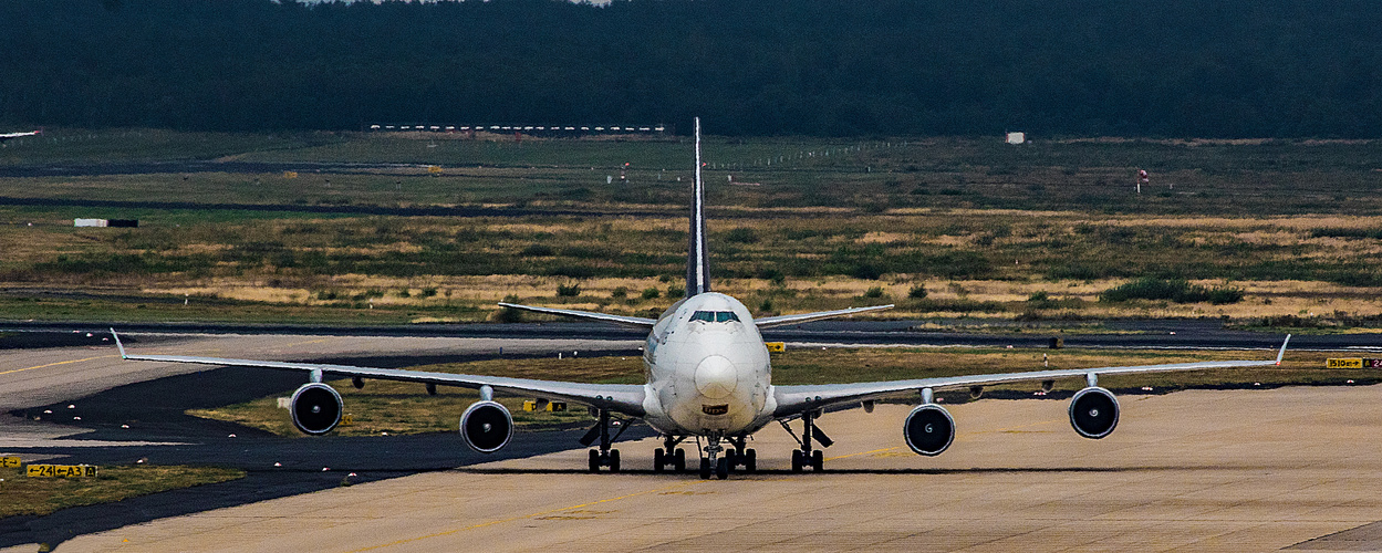 UPS Frachtjumbo BOEING 744F - Kennung N573UP  